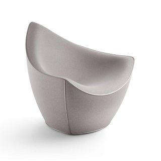 Poltrona da esterno di design Vela by Plust in resina color creta 102x88 h82